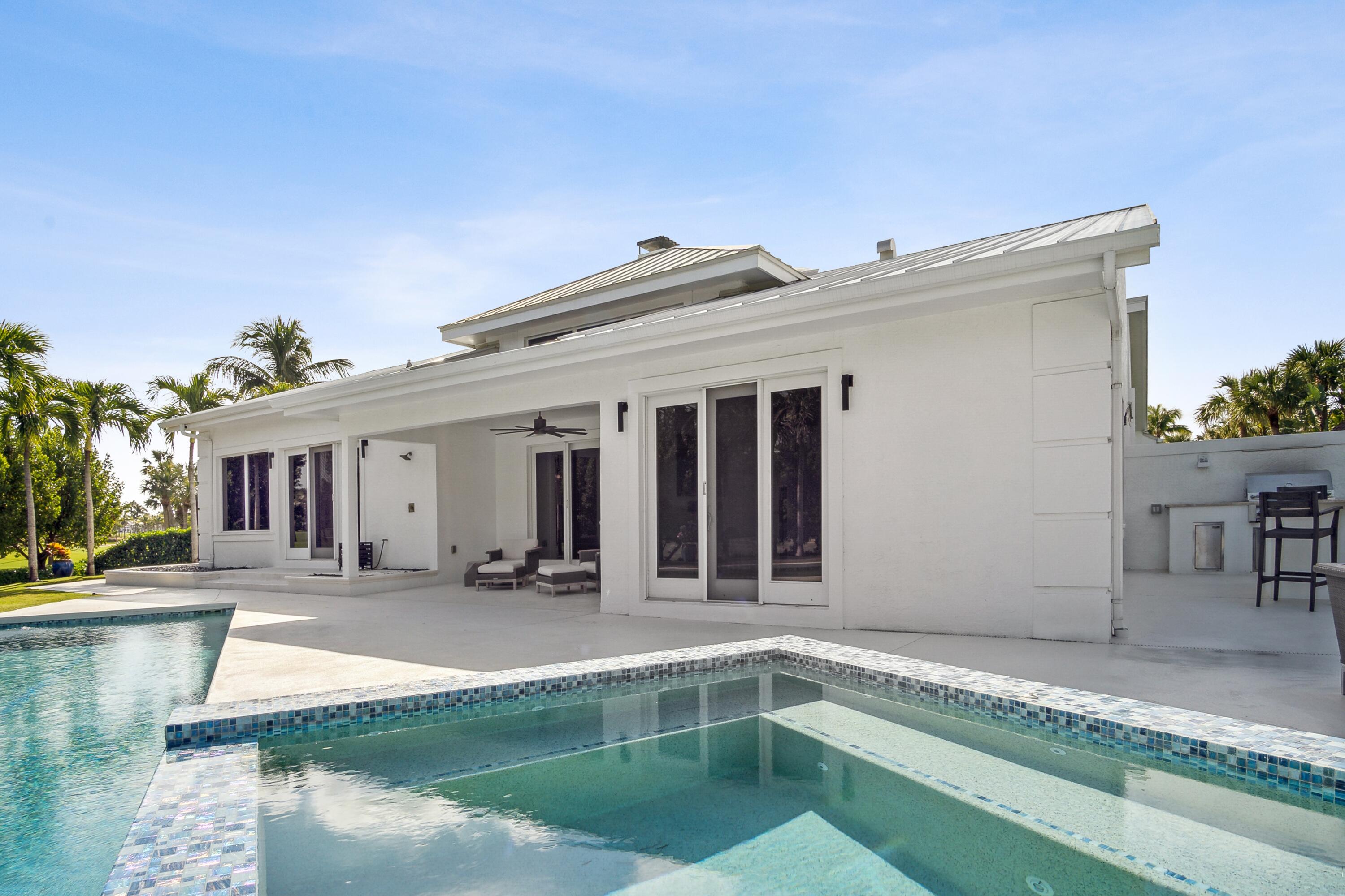 2161 Golfview Lane Jensen Beach, FL 34957 - Photo 38 of 60 outdoor living
