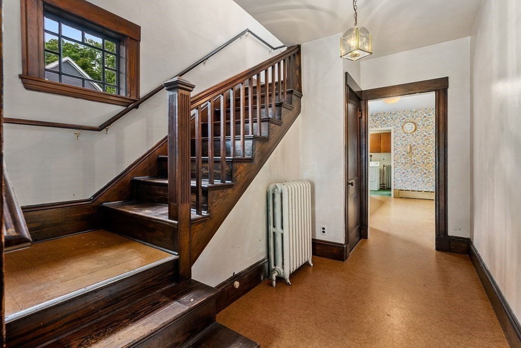 7 Pleasant Street Wellesley, MA 02482 - Photo 3 of 23 a view of an entryway