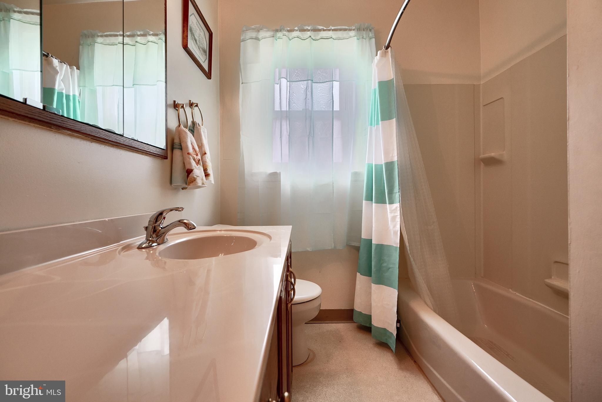 7722 Daniels Avenue Baltimore, MD 21234 - Photo 20 of 42 Full-sized tub