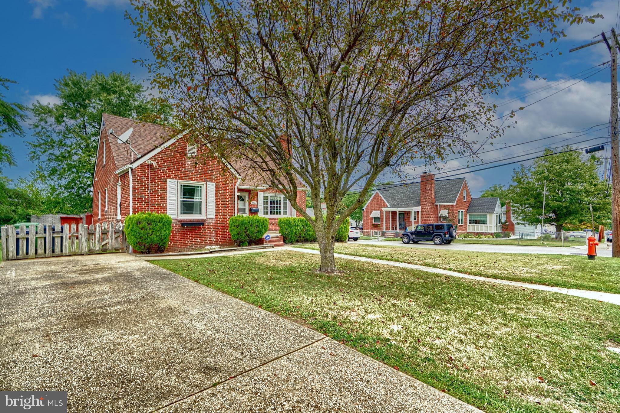 7722 Daniels Avenue Baltimore, MD 21234 - Photo 2 of 42 Driveway & front yard