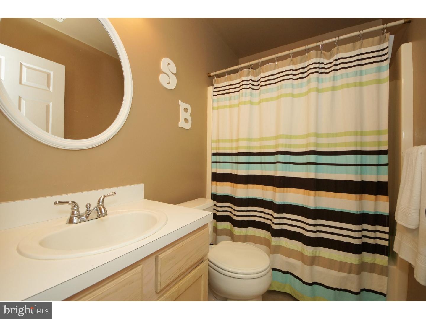127 Cornflower Road Hamilton, NJ 08620 - Photo 18 of 25 Gallery Image 18