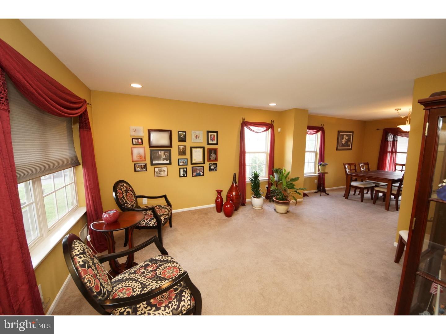 127 Cornflower Road Hamilton, NJ 08620 - Photo 3 of 25 Gallery Image 3