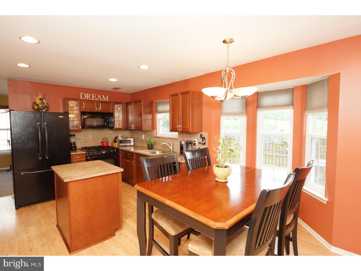 127 Cornflower Road Hamilton, NJ 08620 - Photo 5 of 25 Gallery Image 5