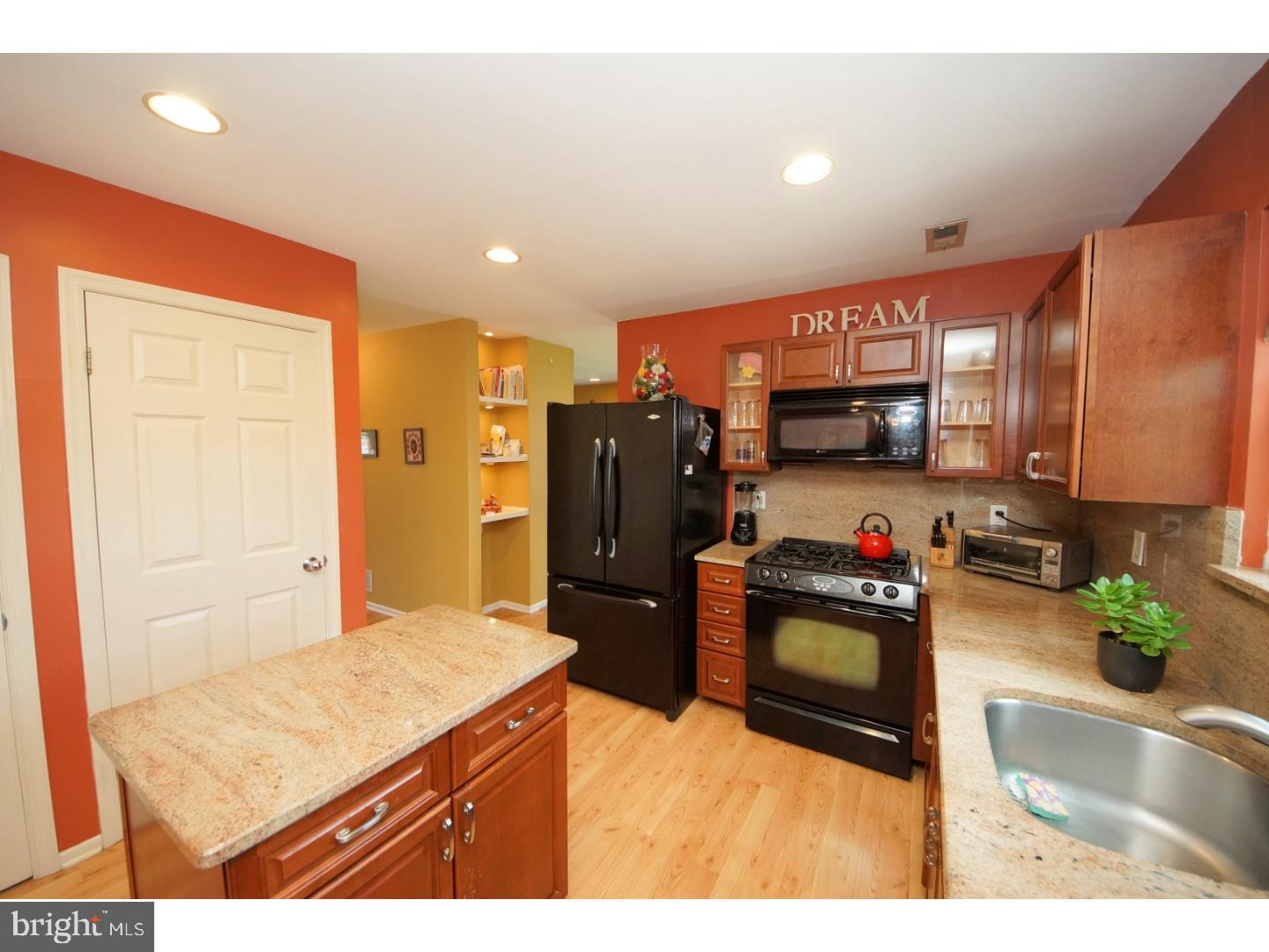 127 Cornflower Road Hamilton, NJ 08620 - Photo 7 of 25 Gallery Image 7