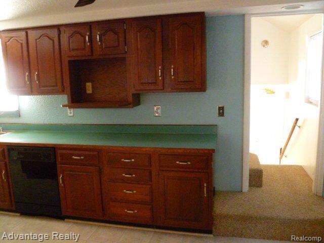 3320 Grant Road Rochester, MI 48309 - Photo 19 of 22 P1000373.JPG