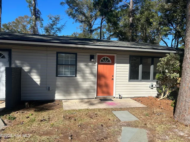 $1,350 | 1330 North Howe Street, Unit 4, Southport, NC 28461