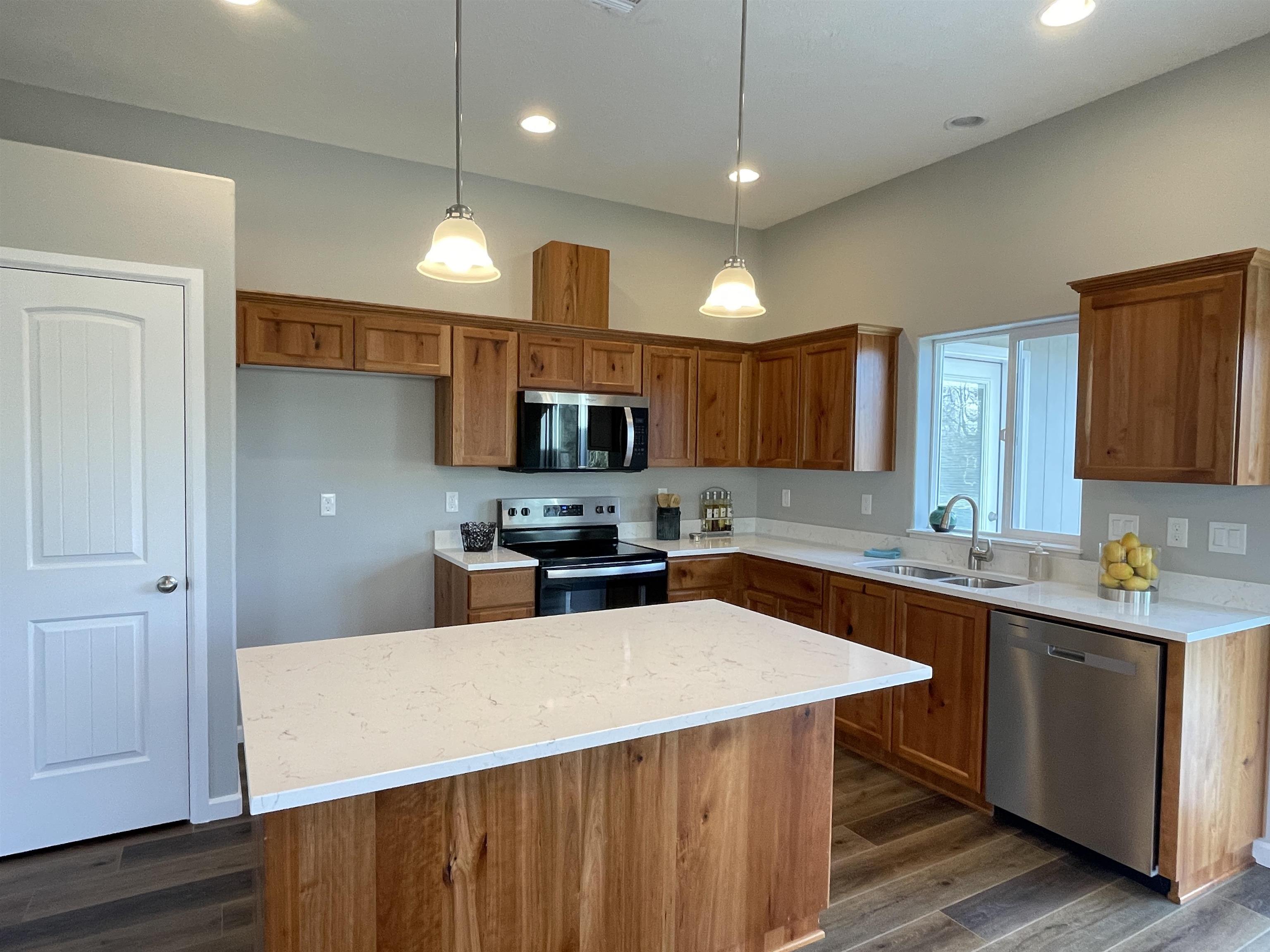 1230 Southwest Hop Street Albany, OR 97321 - Photo 15 of 41