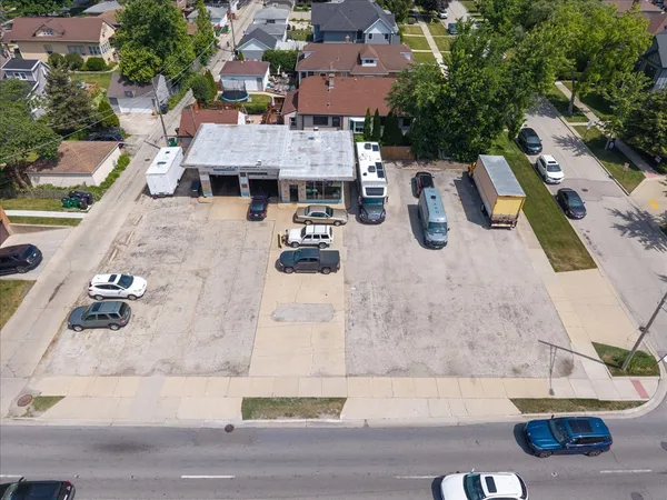 $1,475,000 | 1030 West Touhy Avenue, Park Ridge, IL 60068