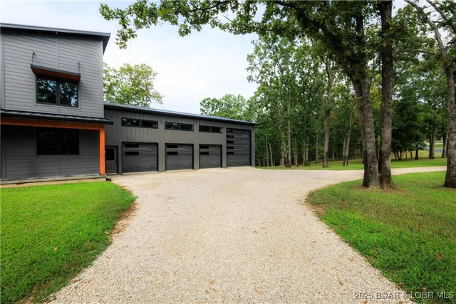 $1,200,000 | 5 Antler Point, Linn Creek, MO 65052
