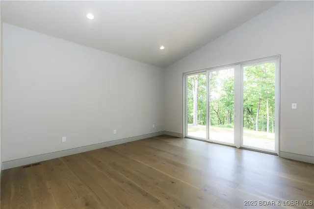 $1,200,000 | 5 Antler Point, Linn Creek, MO 65052