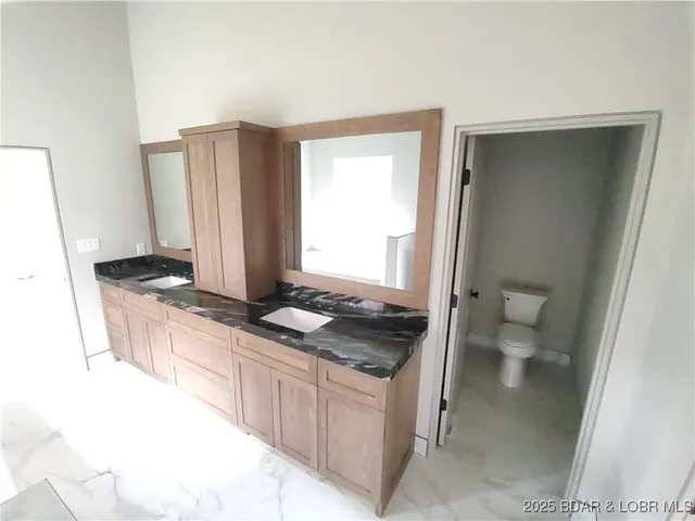 $1,200,000 | 5 Antler Point, Linn Creek, MO 65052