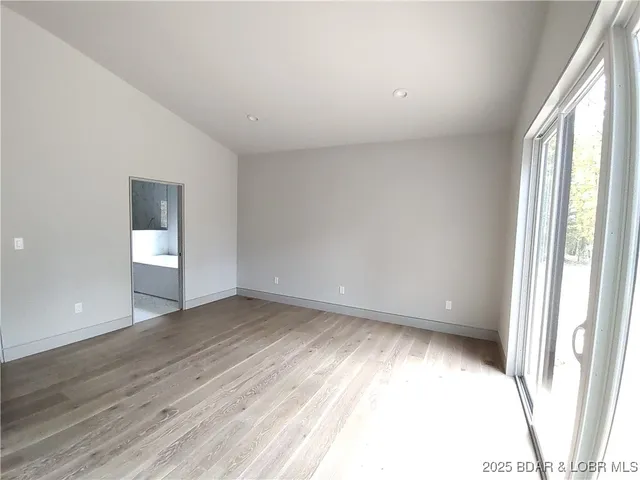 $1,200,000 | 5 Antler Point, Linn Creek, MO 65052