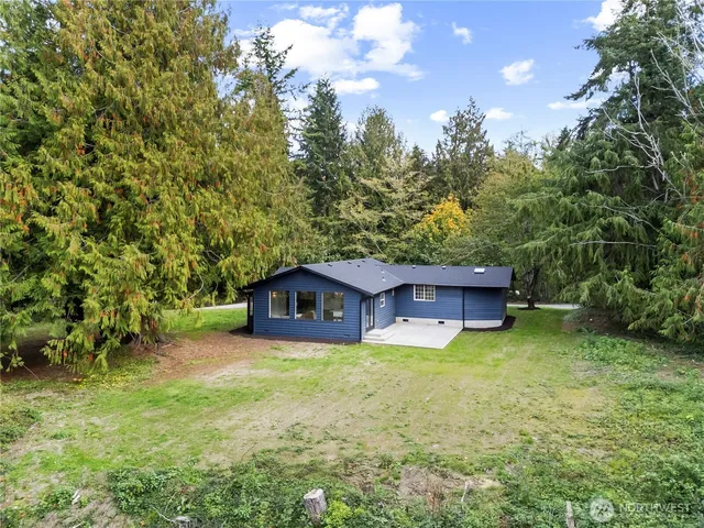 $899,995 | 940 South Hoppy Trail Way, Camano Island, WA 98282