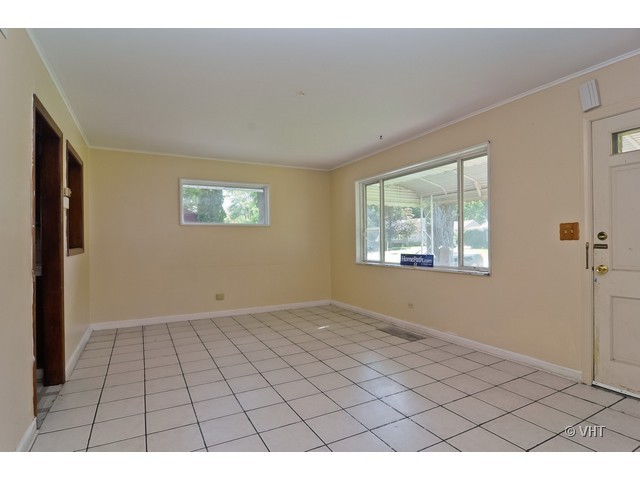 68 Golfview Road Lake Zurich, IL 60047 - Photo 2 of 10