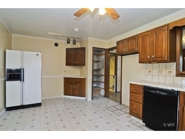 68 Golfview Road Lake Zurich, IL 60047 - Photo 3 of 10