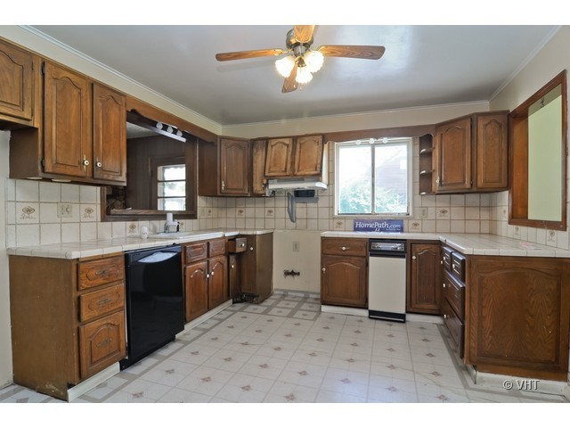 68 Golfview Road Lake Zurich, IL 60047 - Photo 4 of 10
