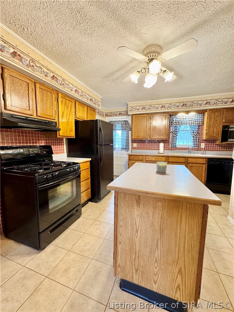 311 North Church Street Austin, IN 47102 - Photo 17 of 37 Kitchen