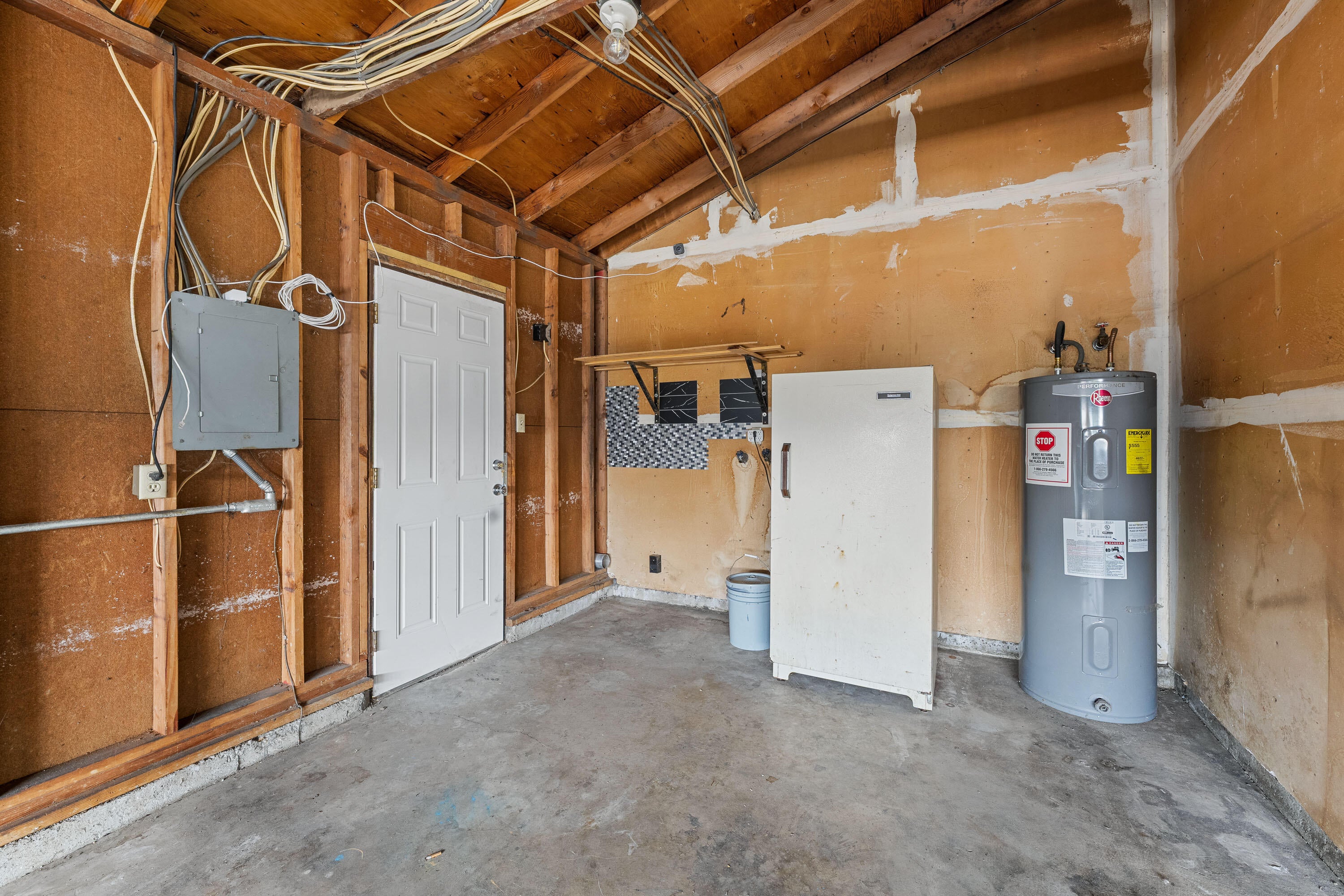 2098 Delta Waters Road Medford, OR 97504 - Photo 20 of 23 INT (5 of 14) (2)