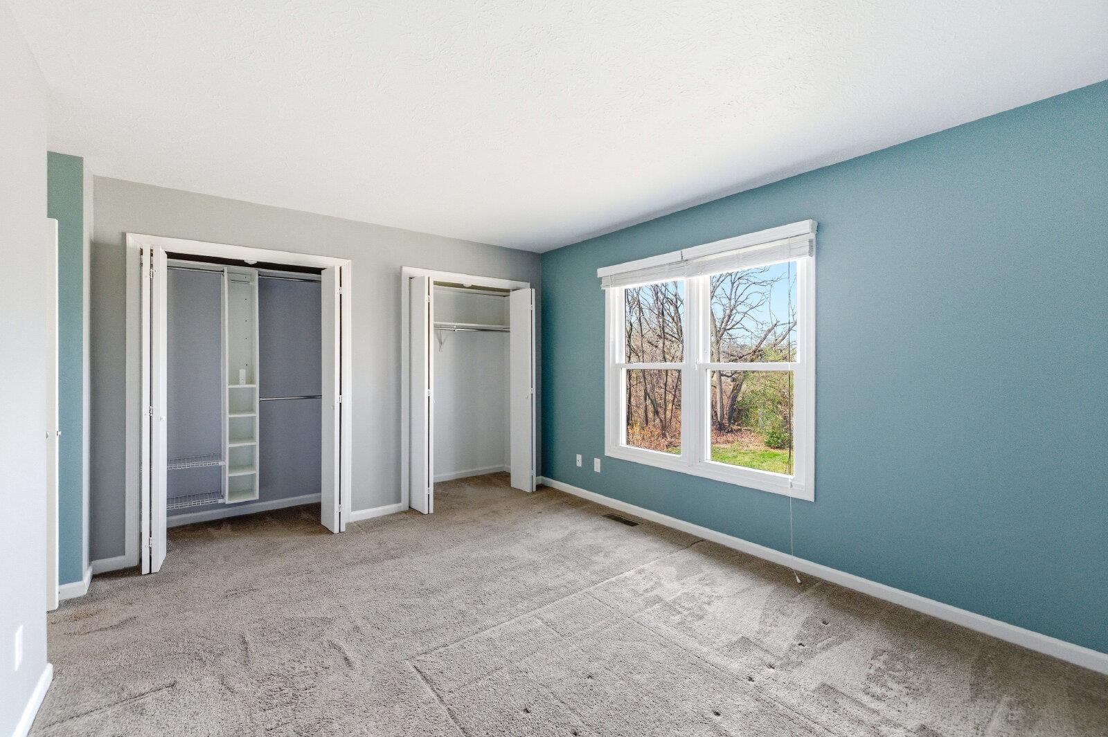 830 Vine Street Harrisonburg, VA 22802 - Photo 20 of 34 an empty room with windows and closet