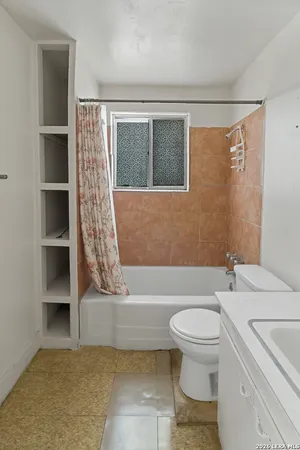 $650 | 704 North Washington Street, Beeville, TX 78102