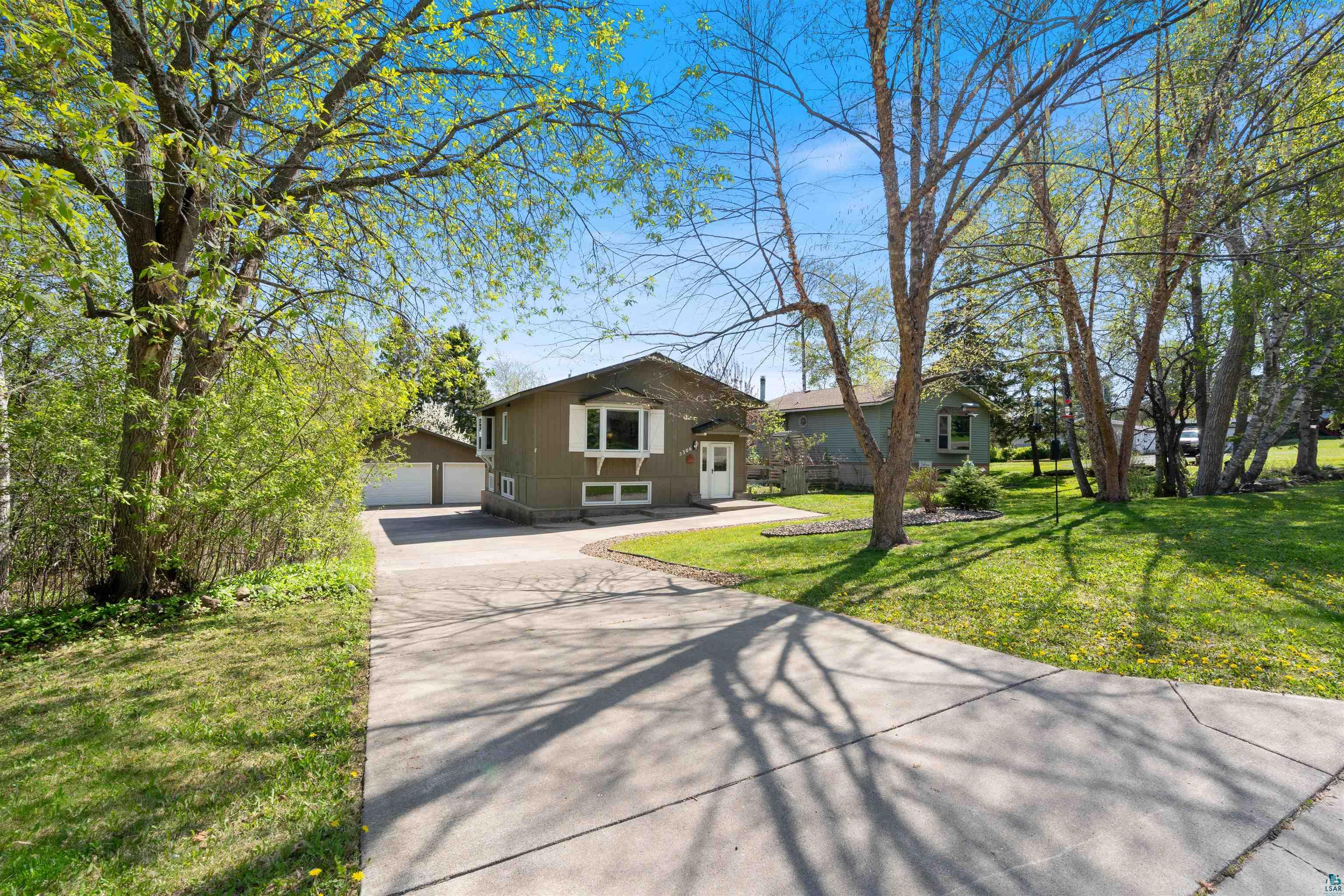 5306 Ivanhoe Street Duluth, MN 55804 - Photo 4 of 37