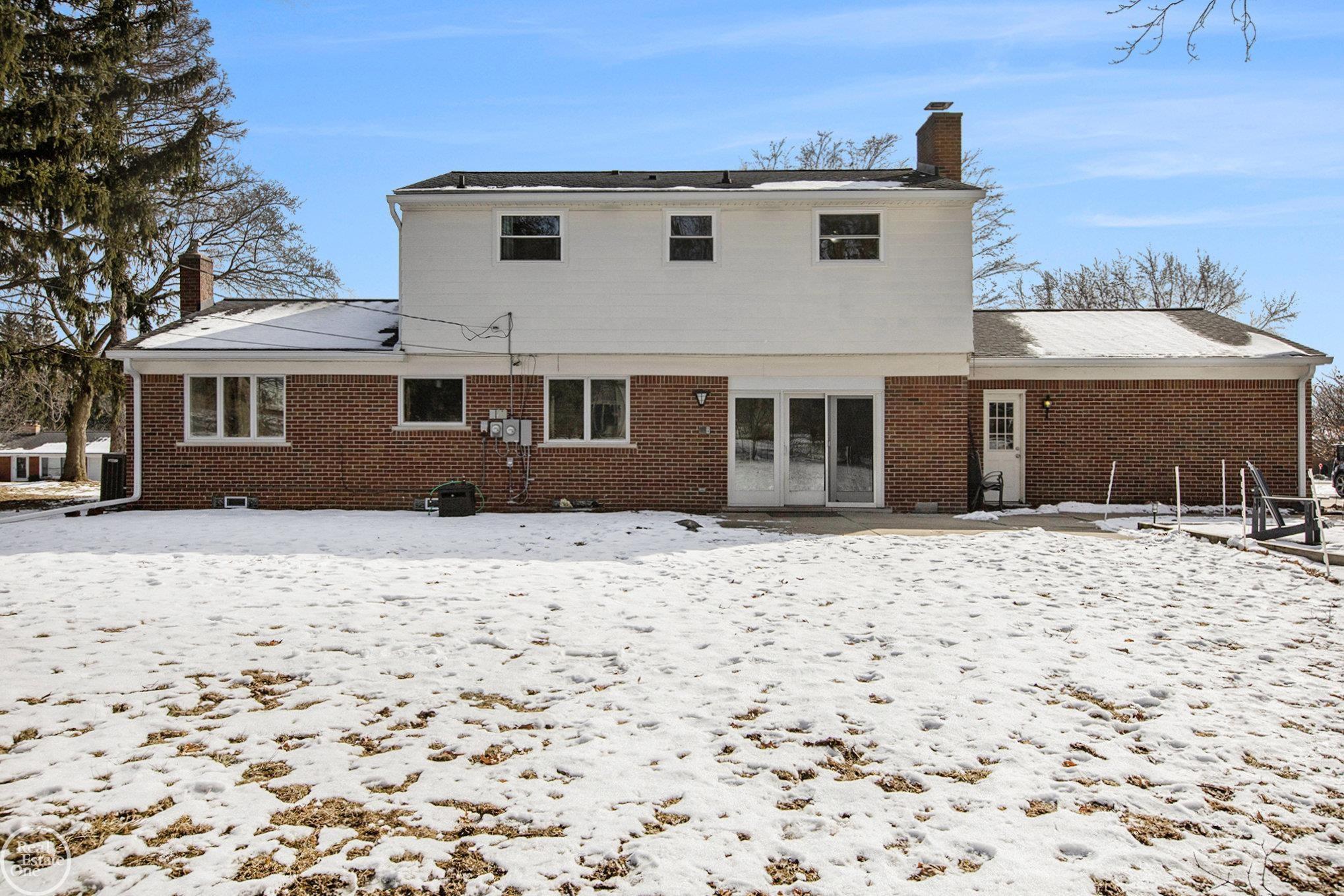 36144 West Lyman Road Farmington, MI 48331 - Photo 24 of 26 50166004-71dc6faf-c2b3-40af-b23e-a414ce80e934.JPG