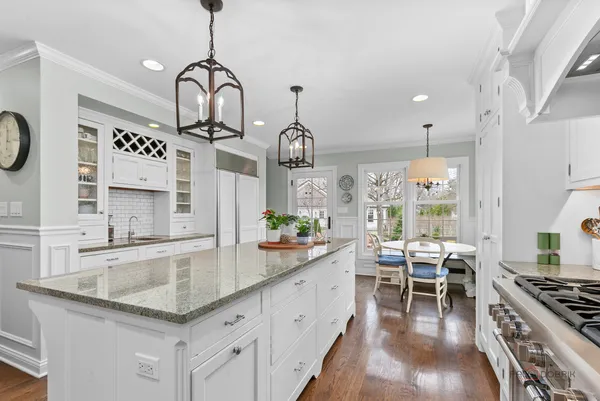 $2,100,000 | 584 Fletcher Court, Lake Forest, IL 60045