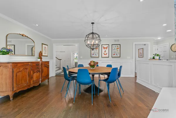 $2,100,000 | 584 Fletcher Court, Lake Forest, IL 60045