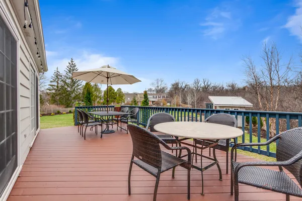 $2,100,000 | 584 Fletcher Court, Lake Forest, IL 60045