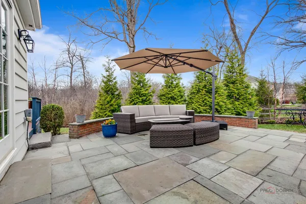 $2,100,000 | 584 Fletcher Court, Lake Forest, IL 60045