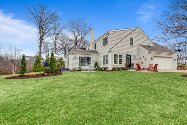 $2,100,000 | 584 Fletcher Court, Lake Forest, IL 60045