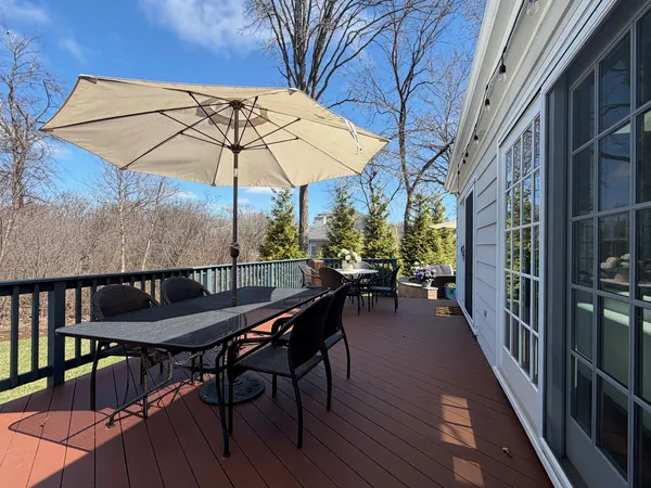 $2,100,000 | 584 Fletcher Court, Lake Forest, IL 60045