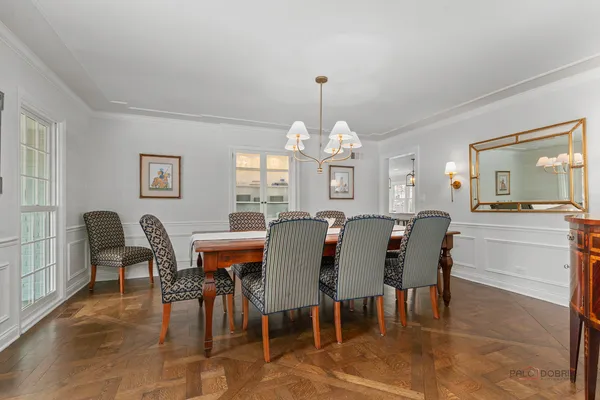 $2,100,000 | 584 Fletcher Court, Lake Forest, IL 60045