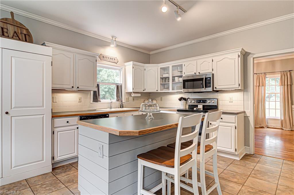 4105 Hawksmoore Road Winston-Salem, NC 27106 - Photo 11 of 30 Gallery Image 11