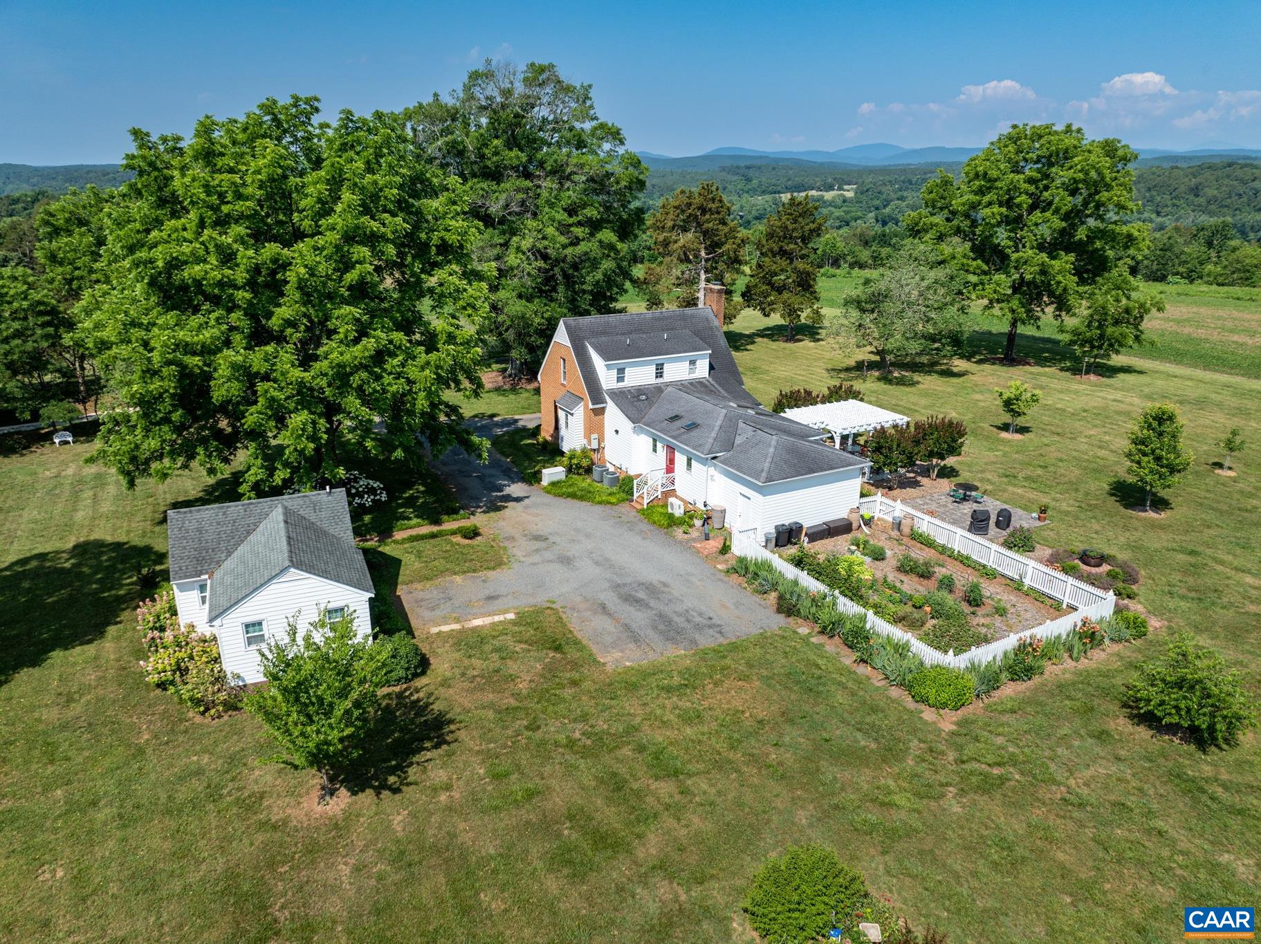 12994 Howardsville Road Scottsville, VA 24590 - Photo 30 of 59 Gallery Image 30