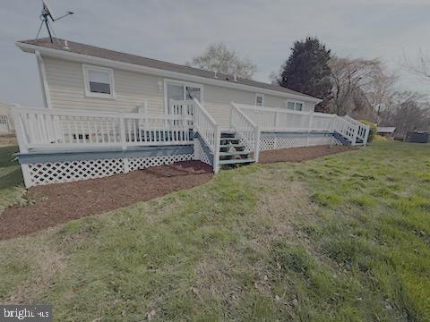 299 Blue Crab Loop Montross, VA 22520 - Photo 8 of 30 a view of a house with a yard