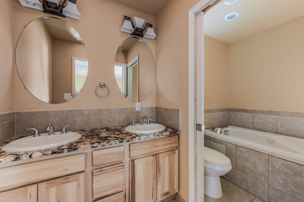 41150 Sunday Bay Road Davenport, WA 99122 - Photo 12 of 32