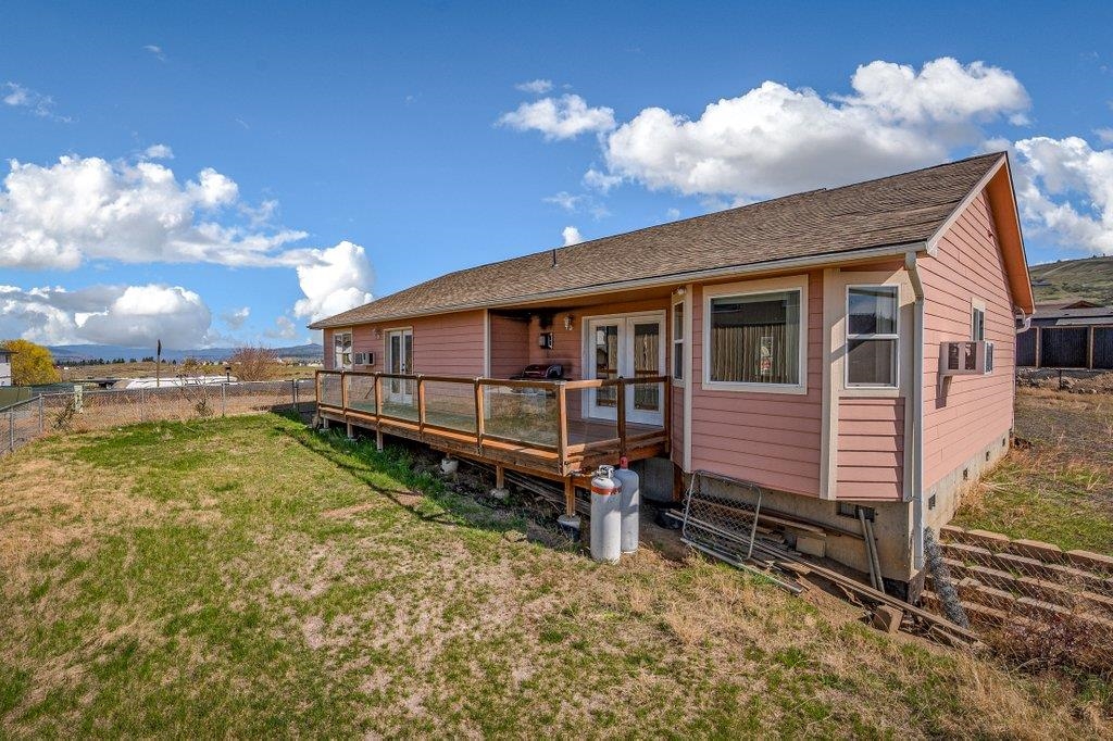 41150 Sunday Bay Road Davenport, WA 99122 - Photo 19 of 32