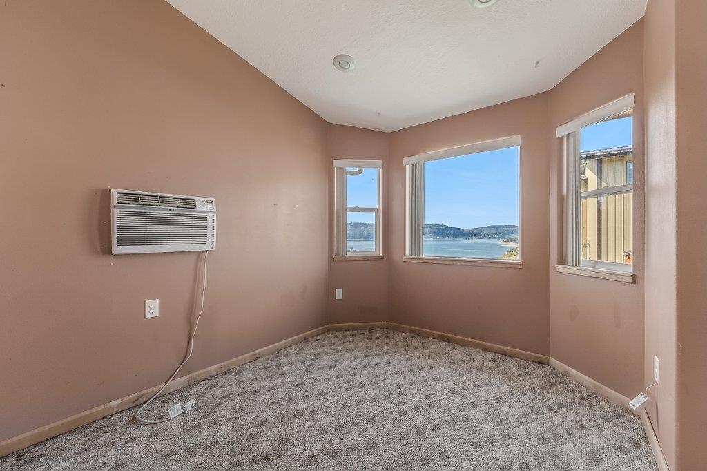 41150 Sunday Bay Road Davenport, WA 99122 - Photo 6 of 32