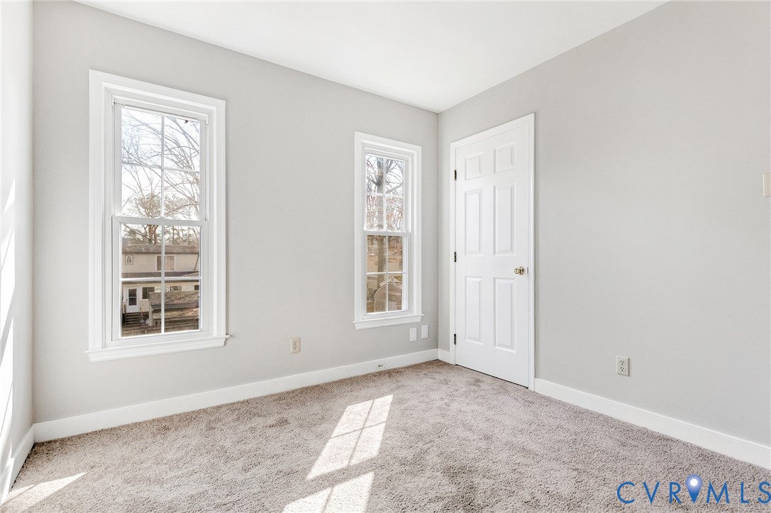 2139 Esquire Road North Chesterfield, VA 23235 - Photo 25 of 35 an empty room with windows
