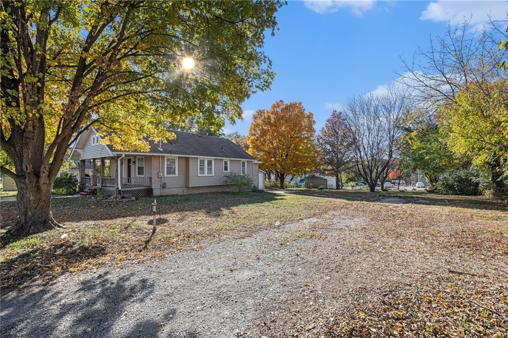 12418 3rd Street Grandview, MO 64030 - Photo 2 of 26