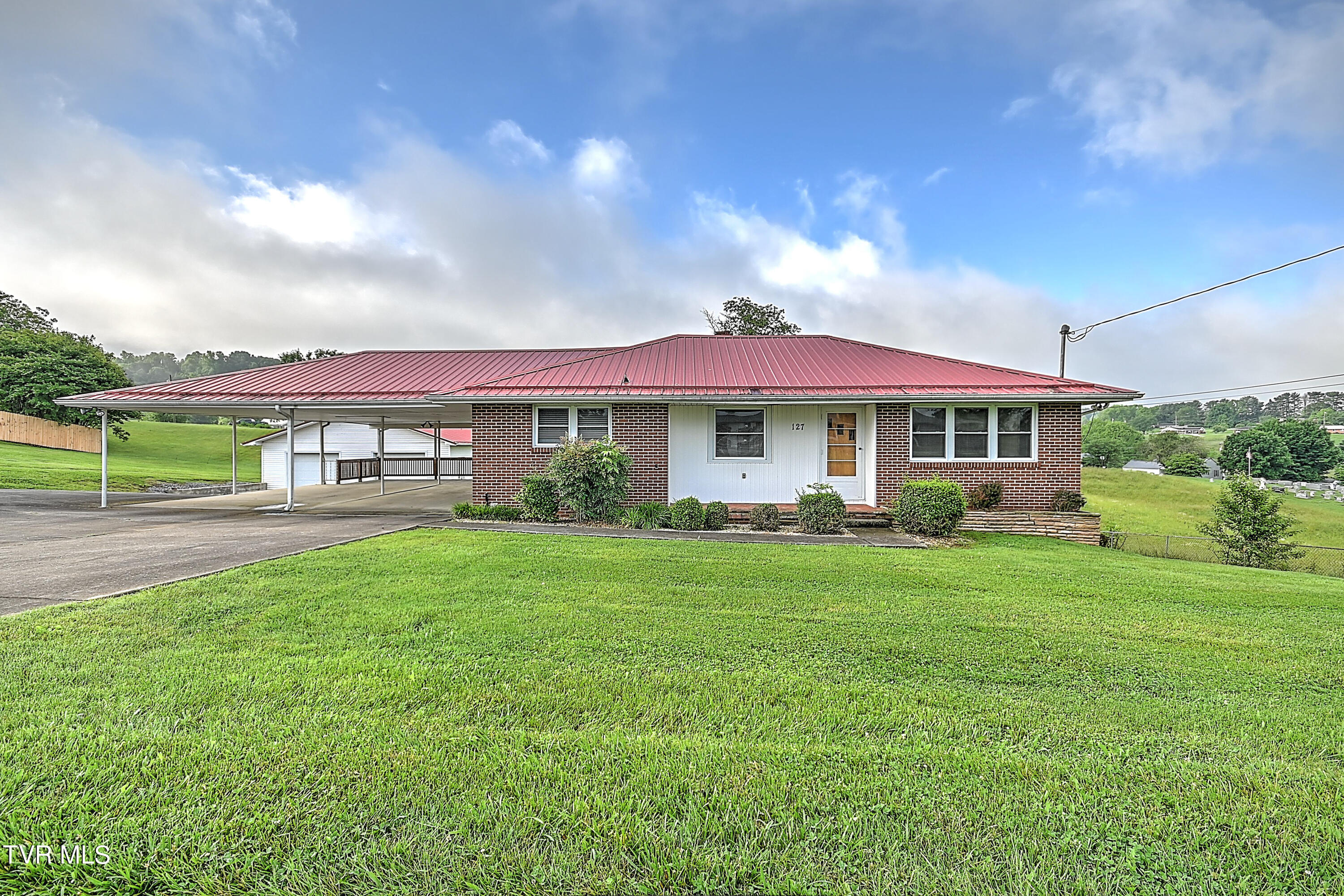 127 Forrest Road Fall Branch, TN 37656 - Photo 1 of 69 127 Forest GC-2