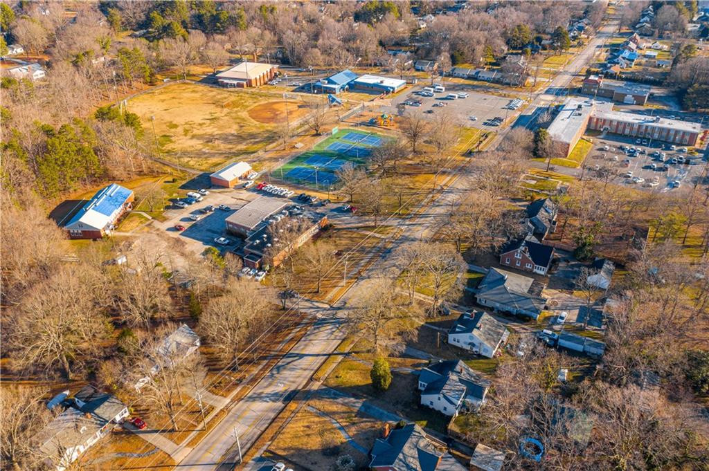 336 South Morgan Street Roxboro, NC 27573 - Photo 7 of 30 Gallery Image 7
