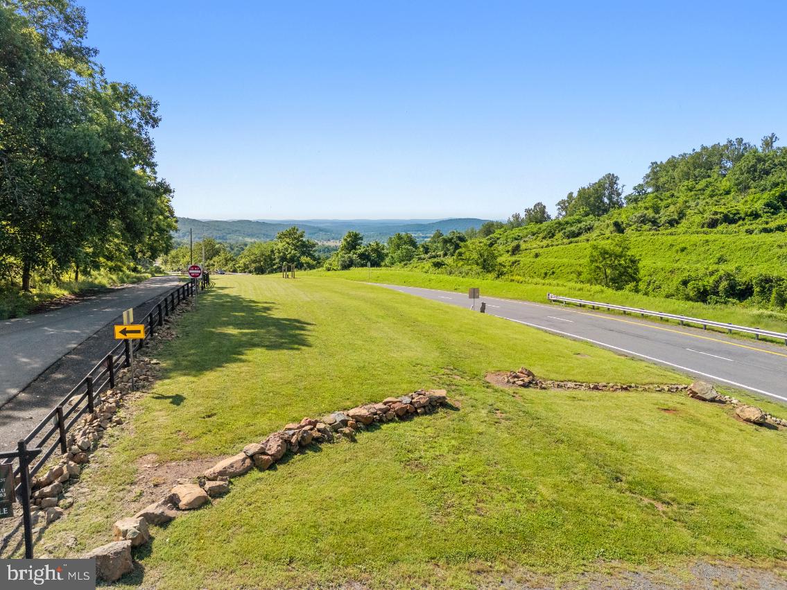 22540 Blue Ridge Mountain Road Paris, VA 20130 - Photo 29 of 42 East side of parcel