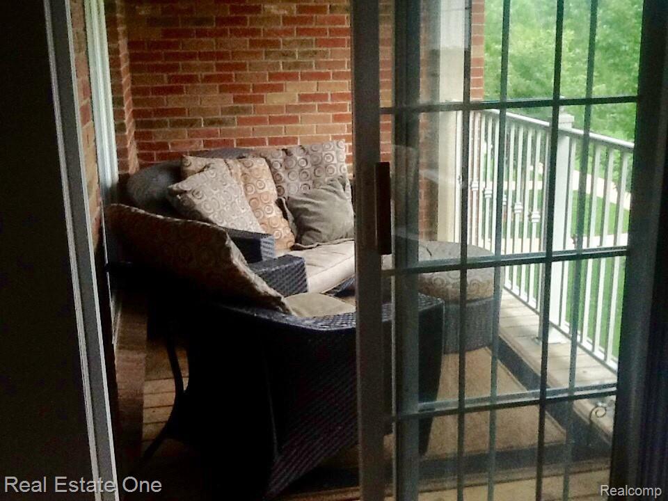 3571 Oakmonte Boulevard Rochester, MI 48306 - Photo 10 of 32