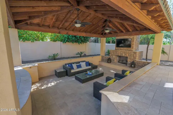 $2,200,000 | 3055 East Waterman Way, Gilbert, AZ 85297