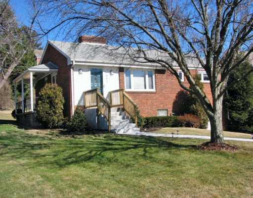 541 Kelso Road Mt. Lebanon, PA 15243 - Photo 1 of 8 Exterior Front.