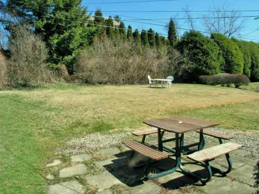 541 Kelso Road Mt. Lebanon, PA 15243 - Photo 8 of 8 Yard/Garden.