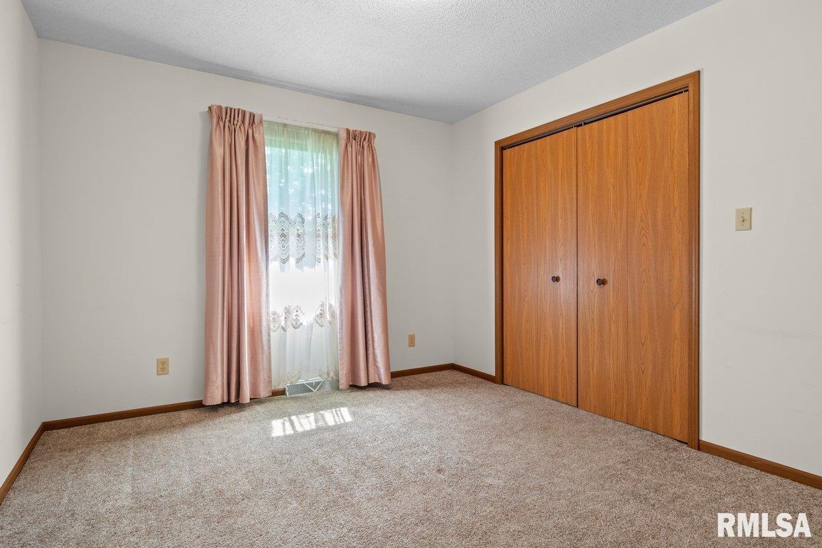 1900 Scarbrough Road Springfield, IL 62702 - Photo 18 of 31