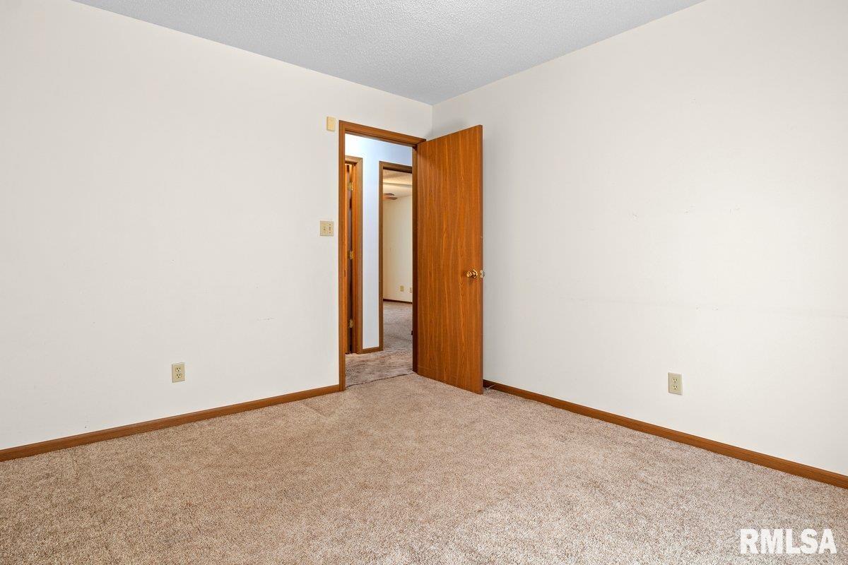 1900 Scarbrough Road Springfield, IL 62702 - Photo 19 of 31